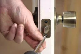 Locksmith Master Shop Colorado Springs, CO 719-992-3007 Locksmith Master Shop Colorado Springs, CO 719-992-3007 - 18-Emergency-Opening